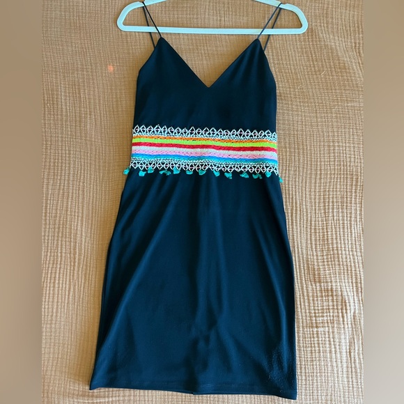 Alice + Olivia mini dress - size 6 fits like size 2/4! - Picture 3 of 10